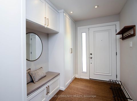 Photo 5 at 215 Honiton Street, Bathurst Manor, Toronto