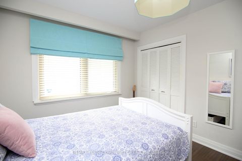 Photo 18 at 215 Honiton Street, Bathurst Manor, Toronto