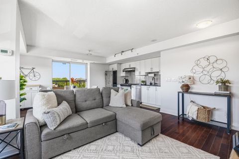 Photo 3 at 601 - 3520 Danforth Avenue, Oakridge, Toronto