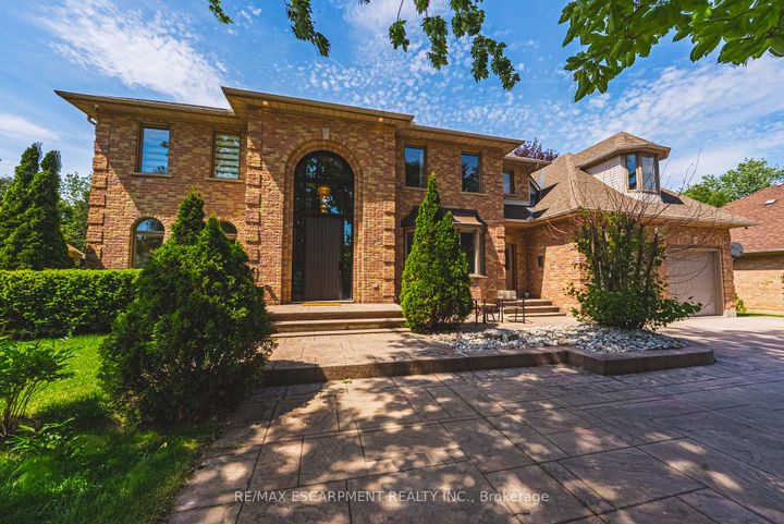 Photo 1 at 399 Golf Links Road, Ancaster, Hamilton
