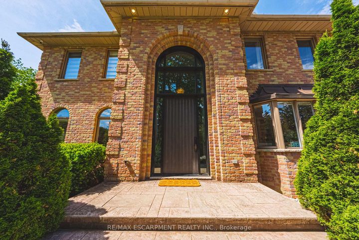 Photo 2 at 399 Golf Links Road, Ancaster, Hamilton