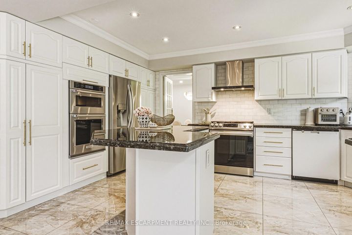 Photo 13 at 399 Golf Links Road, Ancaster, Hamilton