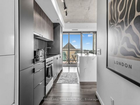 Photo 2 at 519 - 7 Smith Crescent, Queensway, Toronto