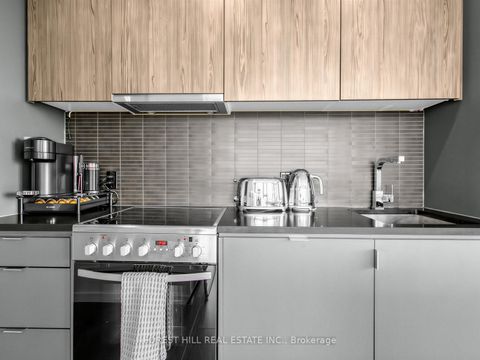 Photo 4 at 519 - 7 Smith Crescent, Queensway, Toronto