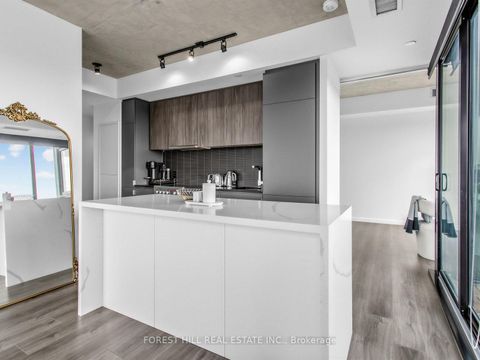 Photo 5 at 519 - 7 Smith Crescent, Queensway, Toronto