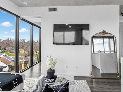 Photo 11 at 519 - 7 Smith Crescent, Queensway, Toronto