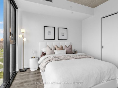 Photo 13 at 519 - 7 Smith Crescent, Queensway, Toronto