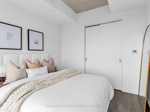 Photo 14 at 519 - 7 Smith Crescent, Queensway, Toronto