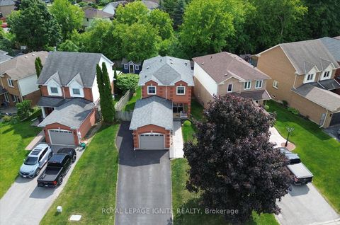 Photo 5 at 14 Elephant Hill Drive, Bowmanville, Clarington