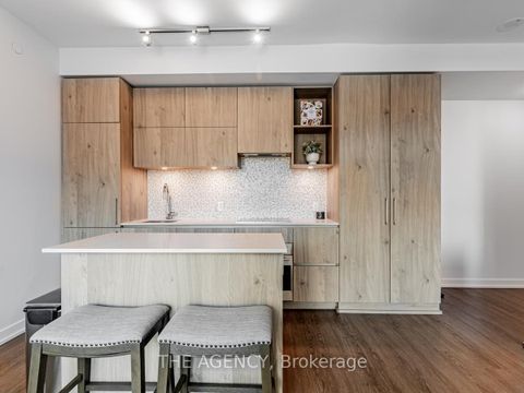 Photo 6 at 711 - 1 Yorkville Avenue, Annex, Toronto