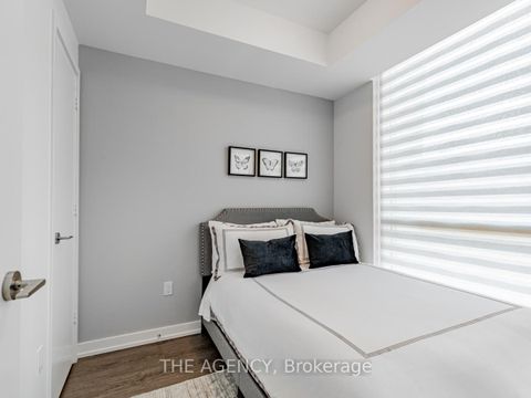 Photo 13 at 711 - 1 Yorkville Avenue, Annex, Toronto