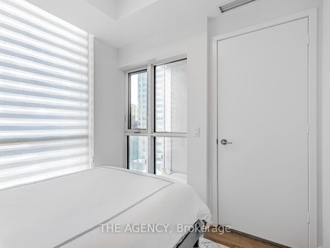 Photo 14 at 711 - 1 Yorkville Avenue, Annex, Toronto