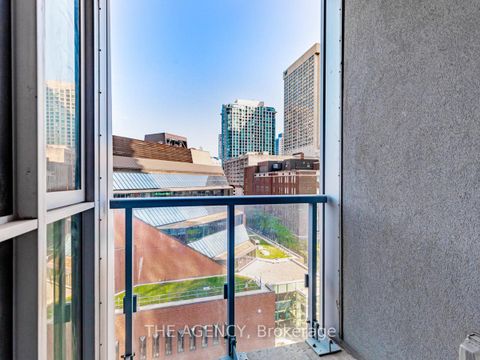 Photo 17 at 711 - 1 Yorkville Avenue, Annex, Toronto