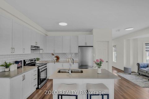 Photo 5 at 37 Prospect Way, Pringle Creek, Whitby