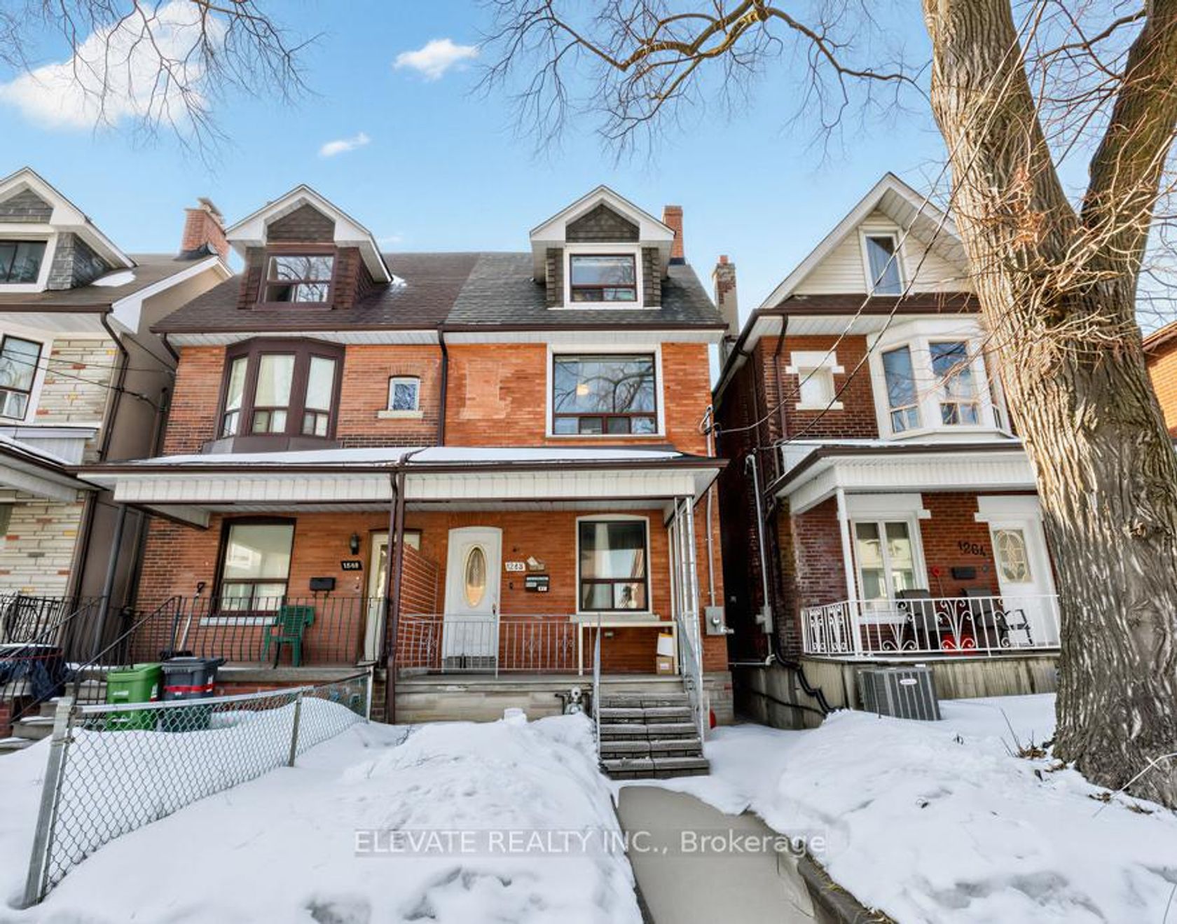 1262 Lansdowne Avenue, Davenport, Toronto photo number 2