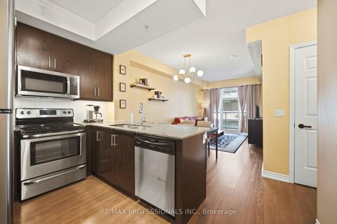 Photo 6 at 922 - 15 James Finlay Way, CFB, Toronto