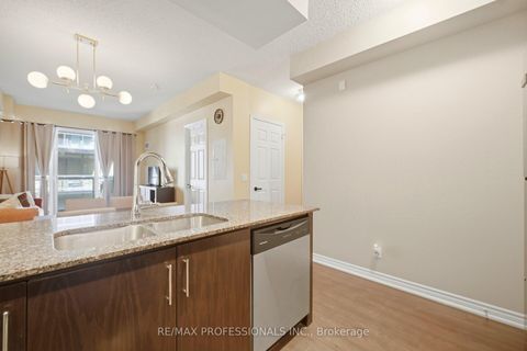 Photo 9 at 922 - 15 James Finlay Way, CFB, Toronto