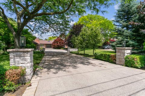 Photo 3 at 19 Lorraine Gardens, City Centre West, Toronto