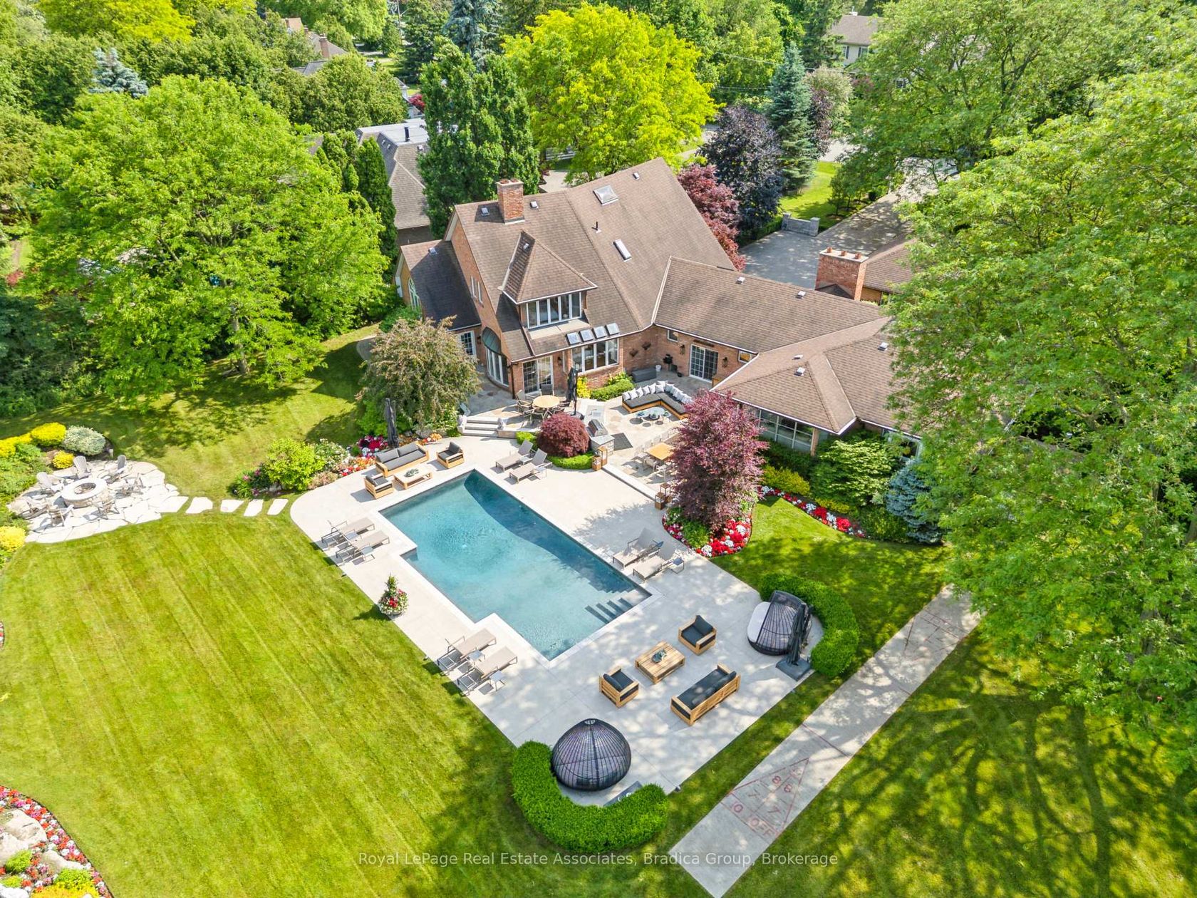 19 Lorraine Gardens, City Centre West, Toronto photo number 2