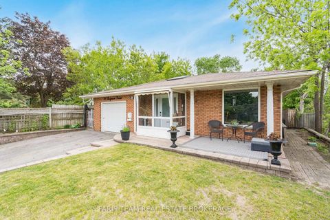 Photo 1 at 82 Bayview Drive, Allandale Heights, Barrie