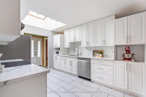 Photo 5 at 82 Bayview Drive, Allandale Heights, Barrie