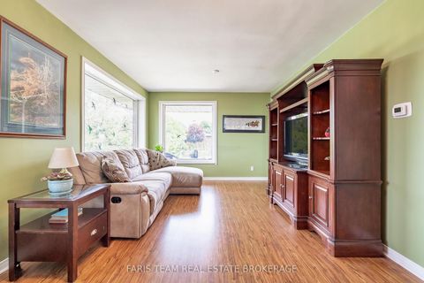 Photo 10 at 82 Bayview Drive, Allandale Heights, Barrie