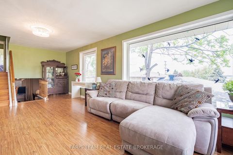Photo 12 at 82 Bayview Drive, Allandale Heights, Barrie