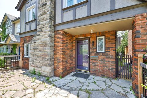 Photo 2 at 138 Fallingbrook Road, Cliffside, Toronto