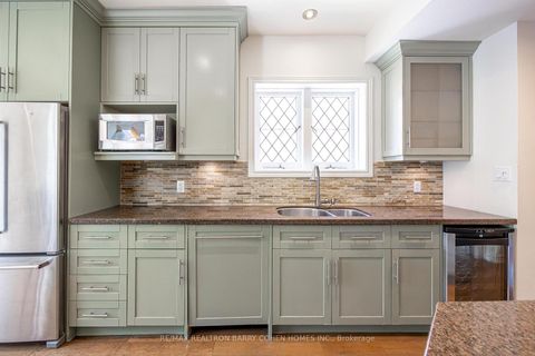 Photo 9 at 138 Fallingbrook Road, Cliffside, Toronto