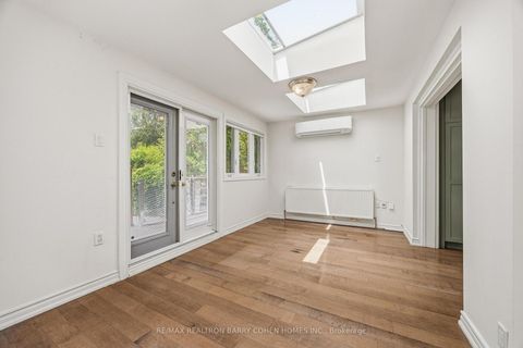 Photo 12 at 138 Fallingbrook Road, Cliffside, Toronto