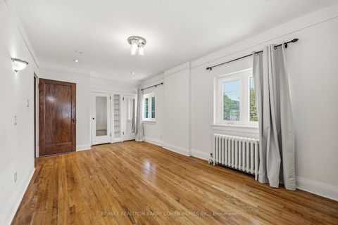 Photo 14 at 138 Fallingbrook Road, Cliffside, Toronto