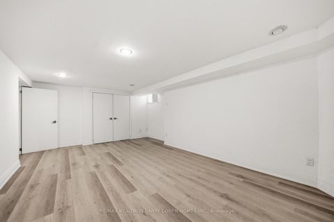Photo 22 at 138 Fallingbrook Road, Cliffside, Toronto