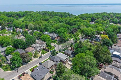 Photo 25 at 138 Fallingbrook Road, Cliffside, Toronto