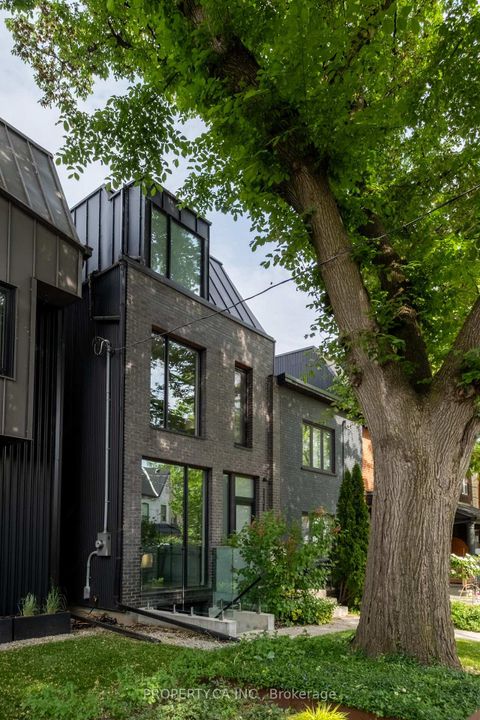 Photo 1 at 165 Lisgar Street, Niagara, Toronto