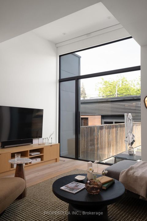 Photo 6 at 165 Lisgar Street, Niagara, Toronto