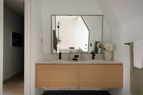 Photo 30 at 165 Lisgar Street, Niagara, Toronto