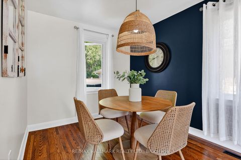 Photo 10 at 32 Rockwood Drive, Cliffcrest, Toronto