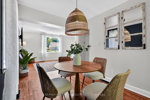 Photo 11 at 32 Rockwood Drive, Cliffcrest, Toronto