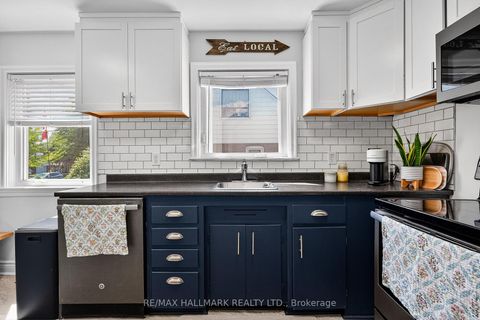 Photo 15 at 32 Rockwood Drive, Cliffcrest, Toronto