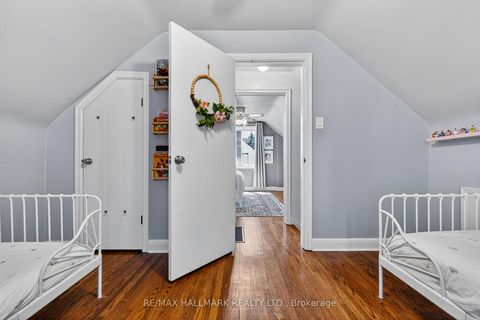 Photo 21 at 32 Rockwood Drive, Cliffcrest, Toronto