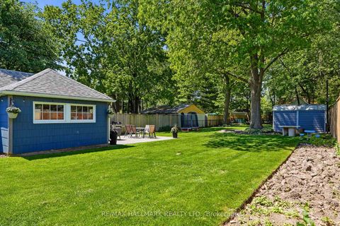 Photo 31 at 32 Rockwood Drive, Cliffcrest, Toronto