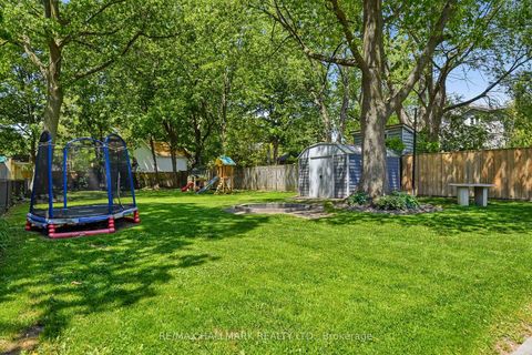Photo 34 at 32 Rockwood Drive, Cliffcrest, Toronto