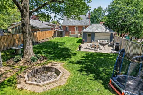 Photo 36 at 32 Rockwood Drive, Cliffcrest, Toronto