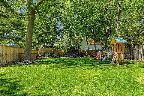 Photo 37 at 32 Rockwood Drive, Cliffcrest, Toronto