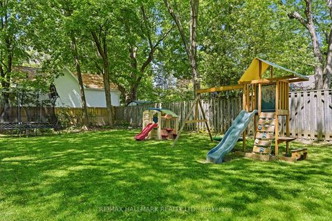 Photo 38 at 32 Rockwood Drive, Cliffcrest, Toronto