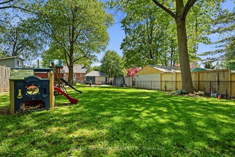 Photo 39 at 32 Rockwood Drive, Cliffcrest, Toronto