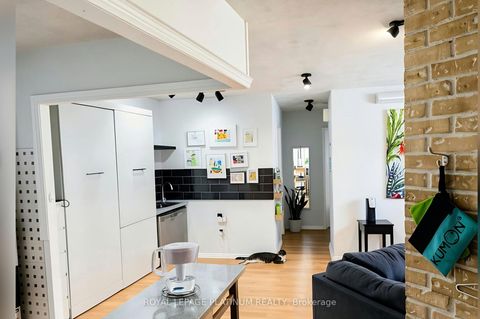Photo 4 at 408 - 330 Dixon Road, The Westway, Toronto
