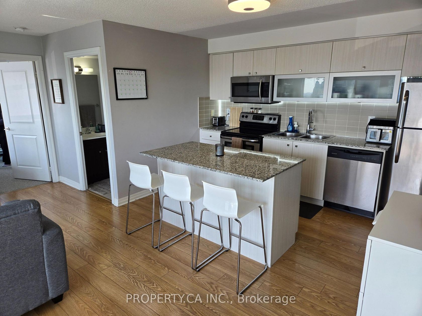 1710 - 2015 Sheppard Avenue E, Henry Farm, Toronto photo number 2