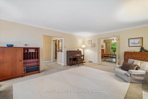 Photo 5 at 36 Medalist Road, Windfields, Toronto