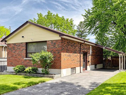Photo 1 at 53 Vauxhall Drive, Dorset Park, Toronto
